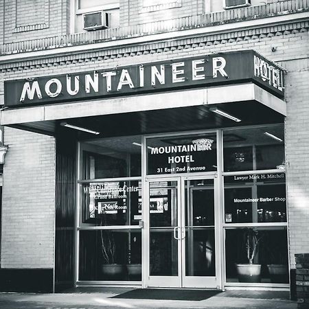 The Mountaineer Hotel Williamson Zewnętrze zdjęcie
